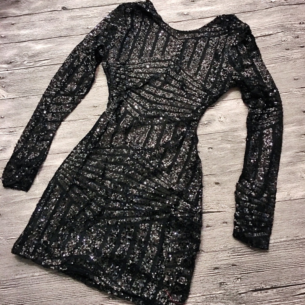 💕Celebrity! Sexy Black Long Sleeve Sequin Dress - Picture 2 of 8